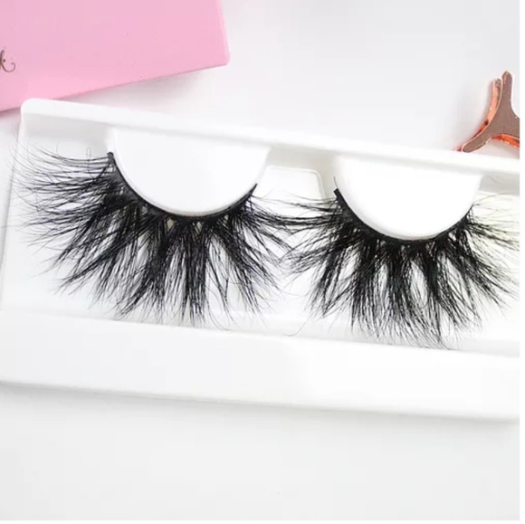 3 Bundle Lashes - Picture 2 of 4